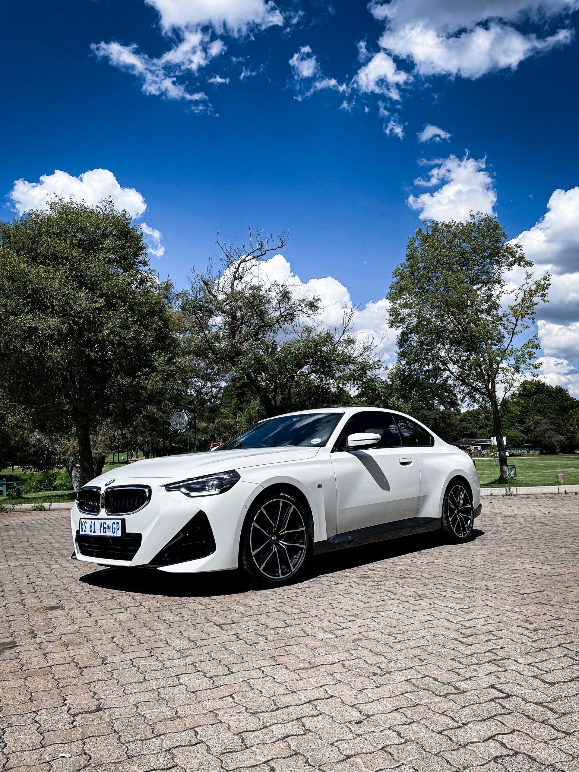 THE 2022 BMW 220i M Sport Coupé Review